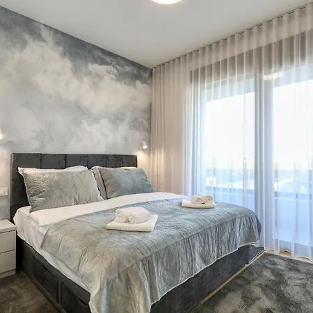 Luxury 034 With Heated Pool