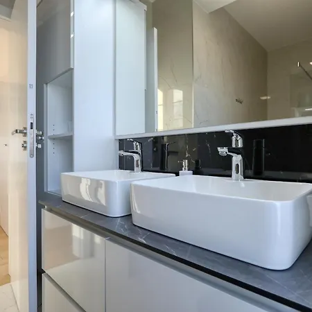 Vila Luxury 034 With Heated Pool