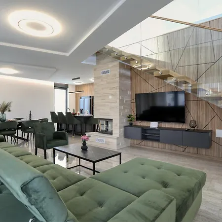 Luxury 034 With Heated Pool