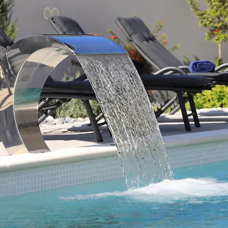 Vila Luxury 034 With Heated Pool