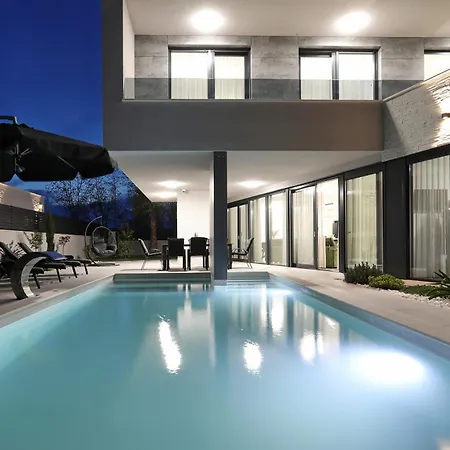 Luxury 034 With Heated Pool Zaton (Zadar)
